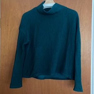 Banana Republic Mock Turtleneck in Teal/Green